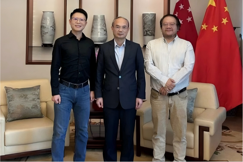 灵境智源高层赴新加坡推进战略合作与产业布局