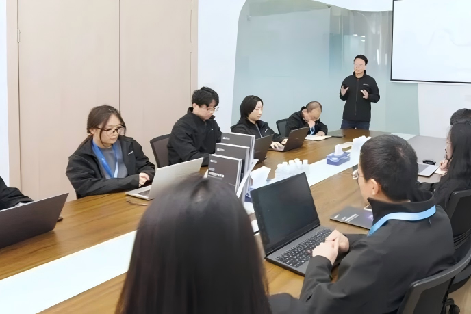 独家专访 | 灵境智源用“中国脑”加速具身智能商业化落地